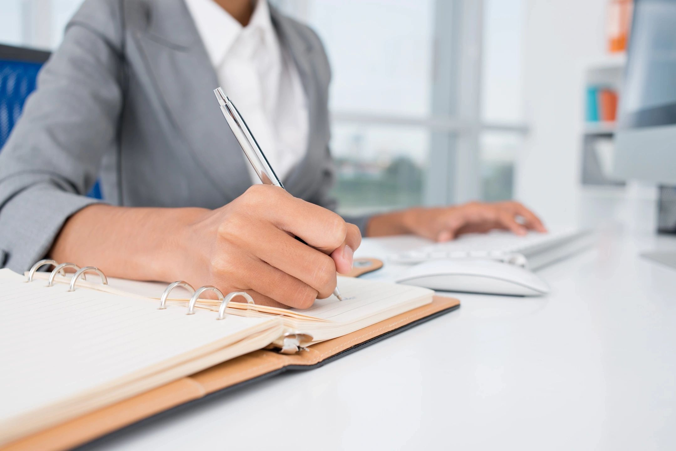 You are currently viewing How to Improve Your Posture When Sitting at a Desk